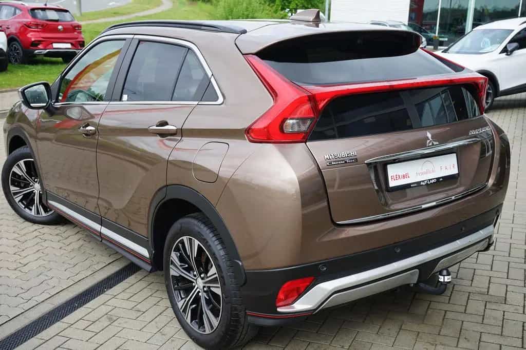 Mitsubishi Eclipse Cross 1.5 T-MIVEC LED Navi Leder AHK PDC 01/2018-photo-7