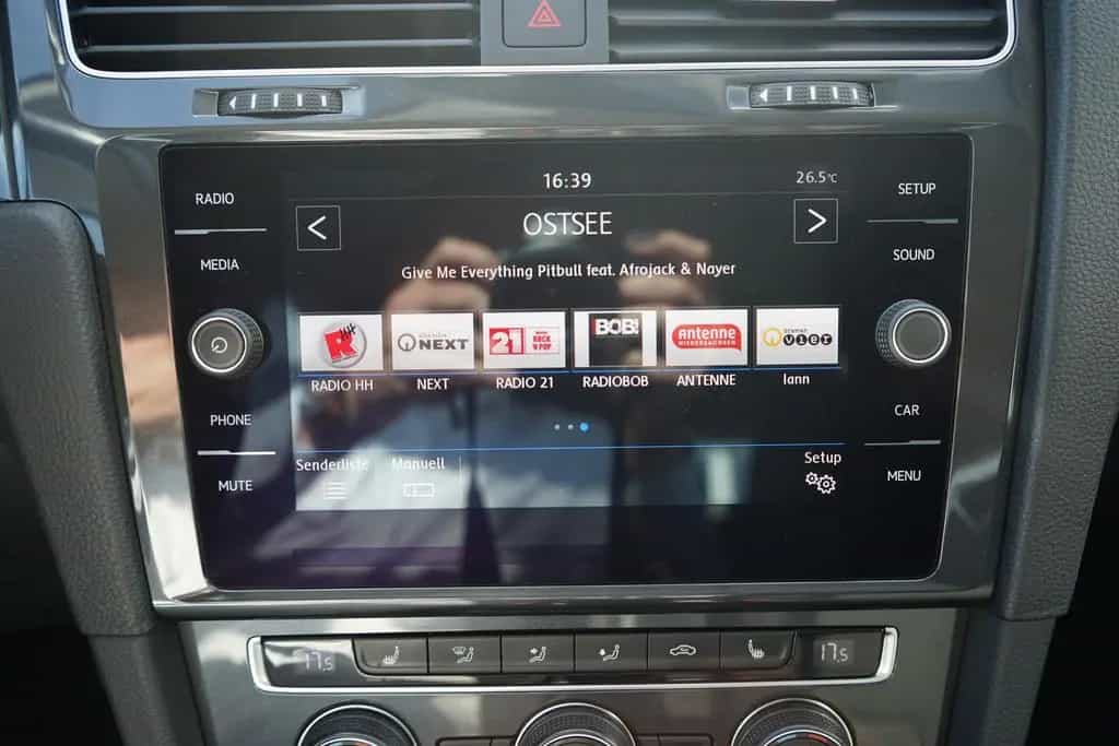 Volkswagen Golf VII 1.0 Comfortline Sitzheizung PDC USB 09/2019-photo-12