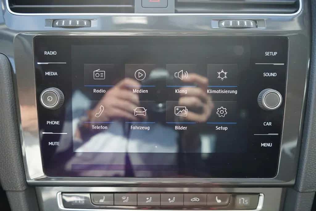Volkswagen Golf VII 1.0 Comfortline Sitzheizung PDC USB 09/2019-photo-17