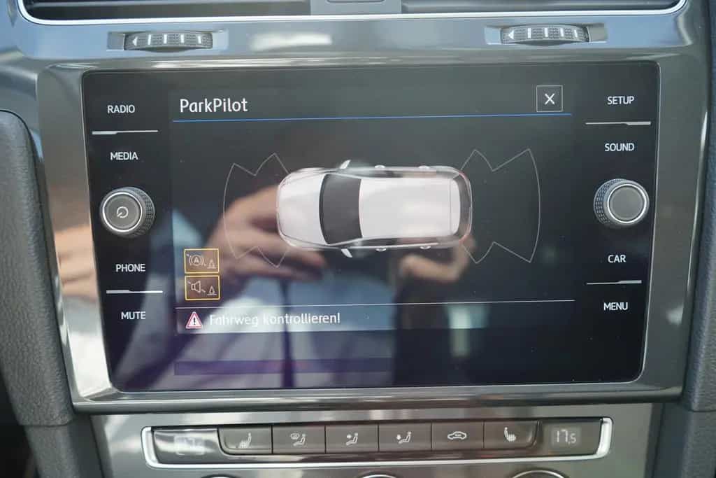 Volkswagen Golf VII 1.0 Comfortline Sitzheizung PDC USB 09/2019-photo-18