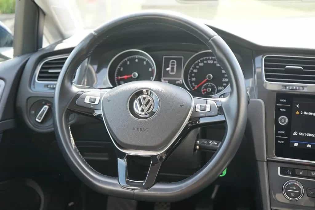 Volkswagen Golf VII 1.0 Comfortline Sitzheizung PDC USB 09/2019-photo-22