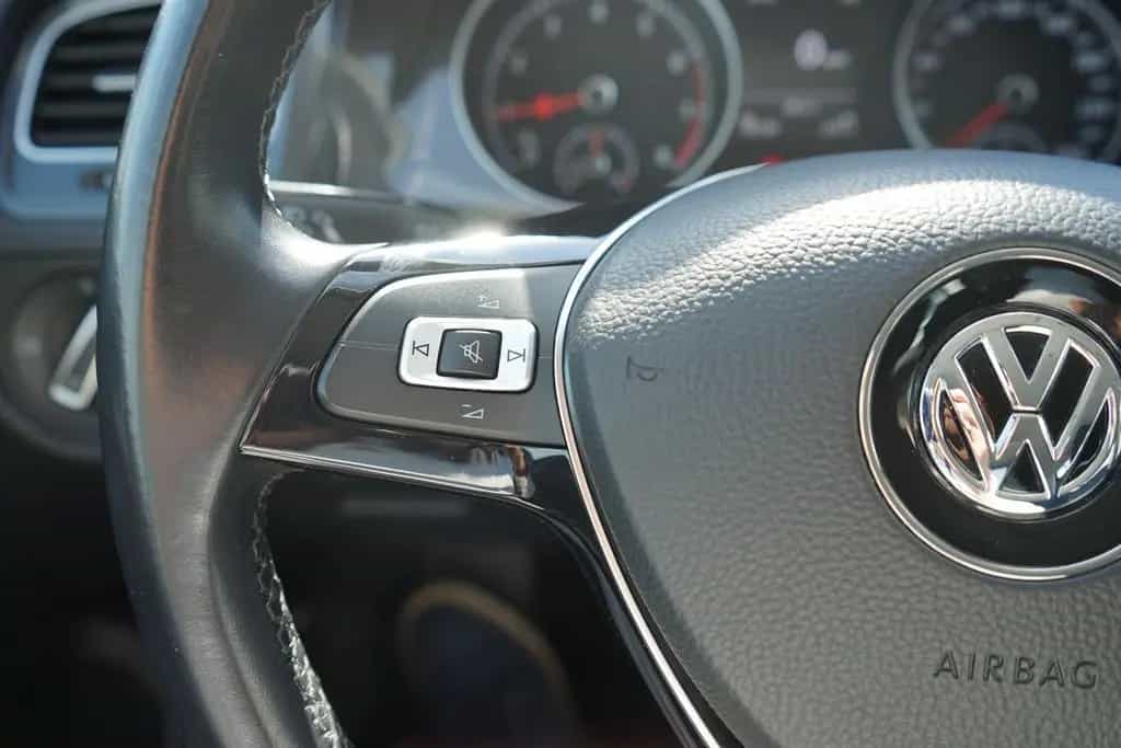Volkswagen Golf VII 1.0 Comfortline Sitzheizung PDC USB 09/2019-photo-25