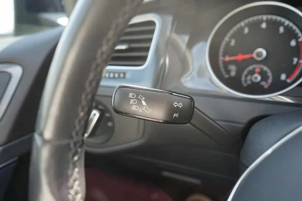 Volkswagen Golf VII 1.0 Comfortline Sitzheizung PDC USB 09/2019-photo-26