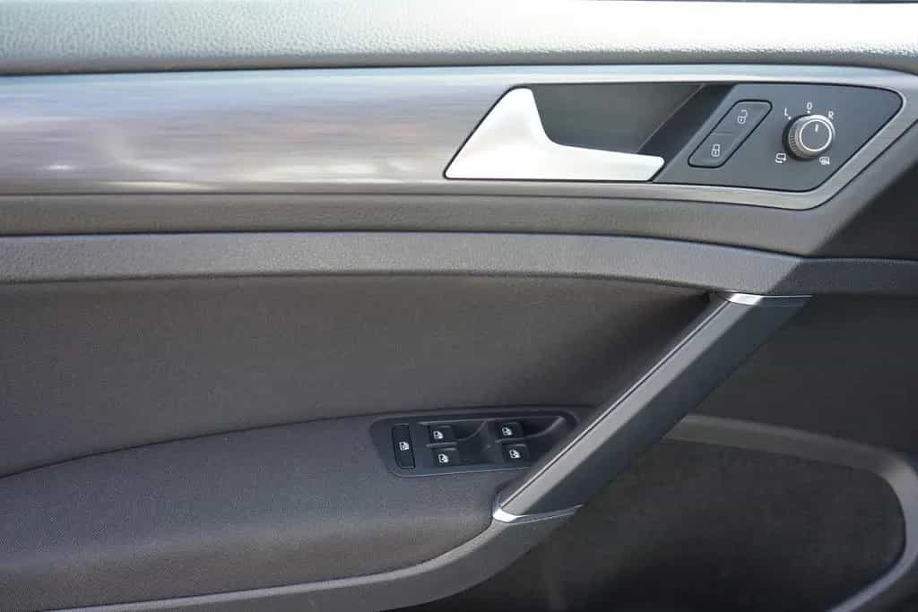 Volkswagen Golf VII 1.0 Comfortline Sitzheizung PDC USB 09/2019-photo-29
