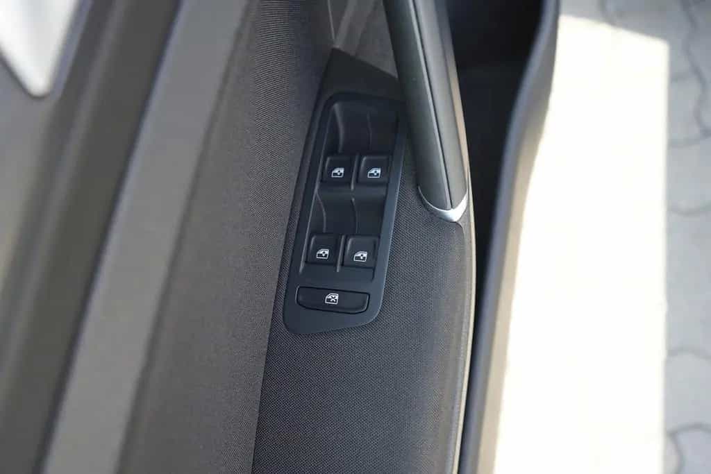 Volkswagen Golf VII 1.0 Comfortline Sitzheizung PDC USB 09/2019-photo-34