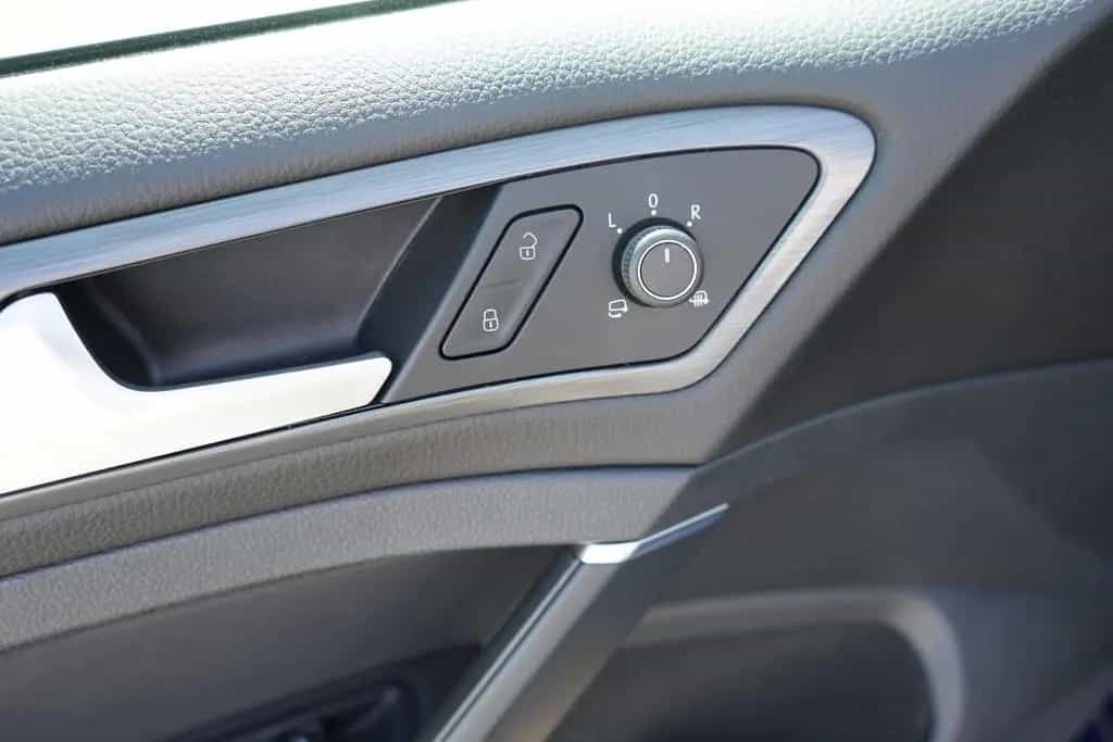 Volkswagen Golf VII 1.0 Comfortline Sitzheizung PDC USB 09/2019-photo-35