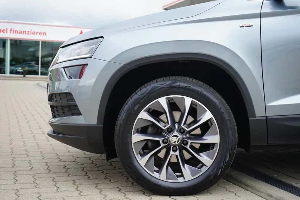Skoda Karoq Drive 125 SmartLink Totwinkel Keyless ACC 10/2020-photo-10