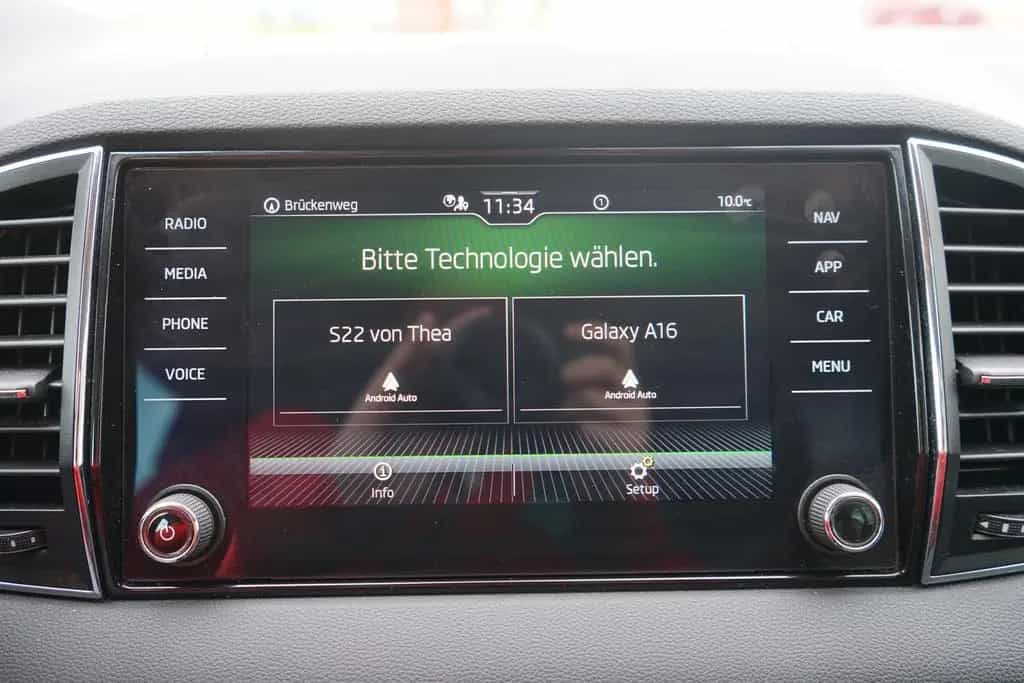 Skoda Karoq Drive 125 SmartLink Totwinkel Keyless ACC 10/2020-photo-15