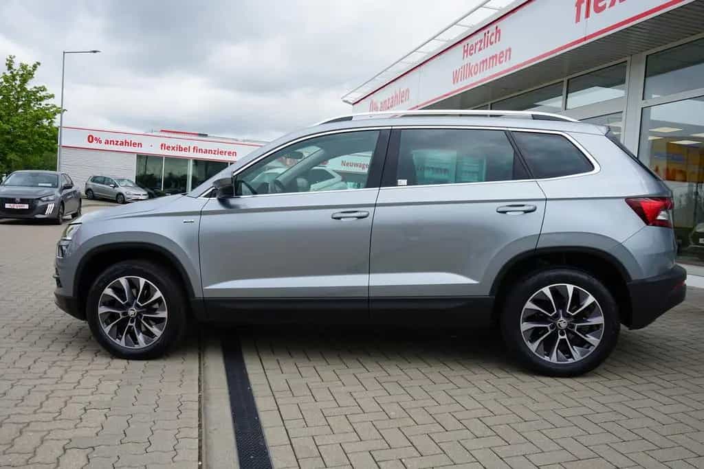Skoda Karoq Drive 125 SmartLink Totwinkel Keyless ACC 10/2020-photo-2