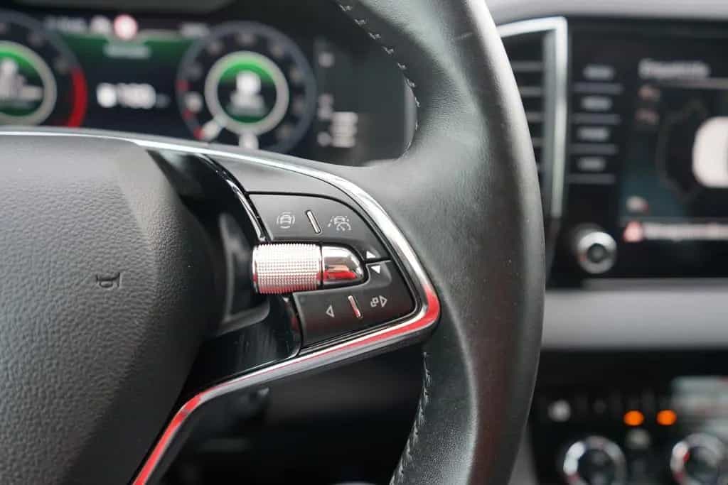 Skoda Karoq Drive 125 SmartLink Totwinkel Keyless ACC 10/2020-photo-23