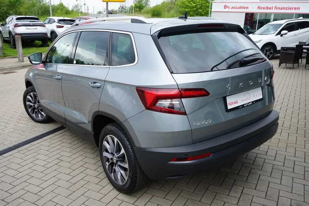 Skoda Karoq Drive 125 SmartLink Totwinkel Keyless ACC 10/2020-photo-3