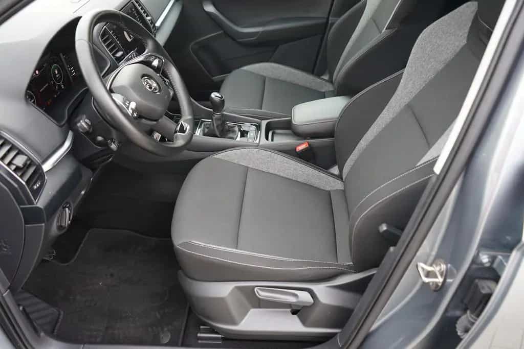 Skoda Karoq Drive 125 SmartLink Totwinkel Keyless ACC 10/2020-photo-31