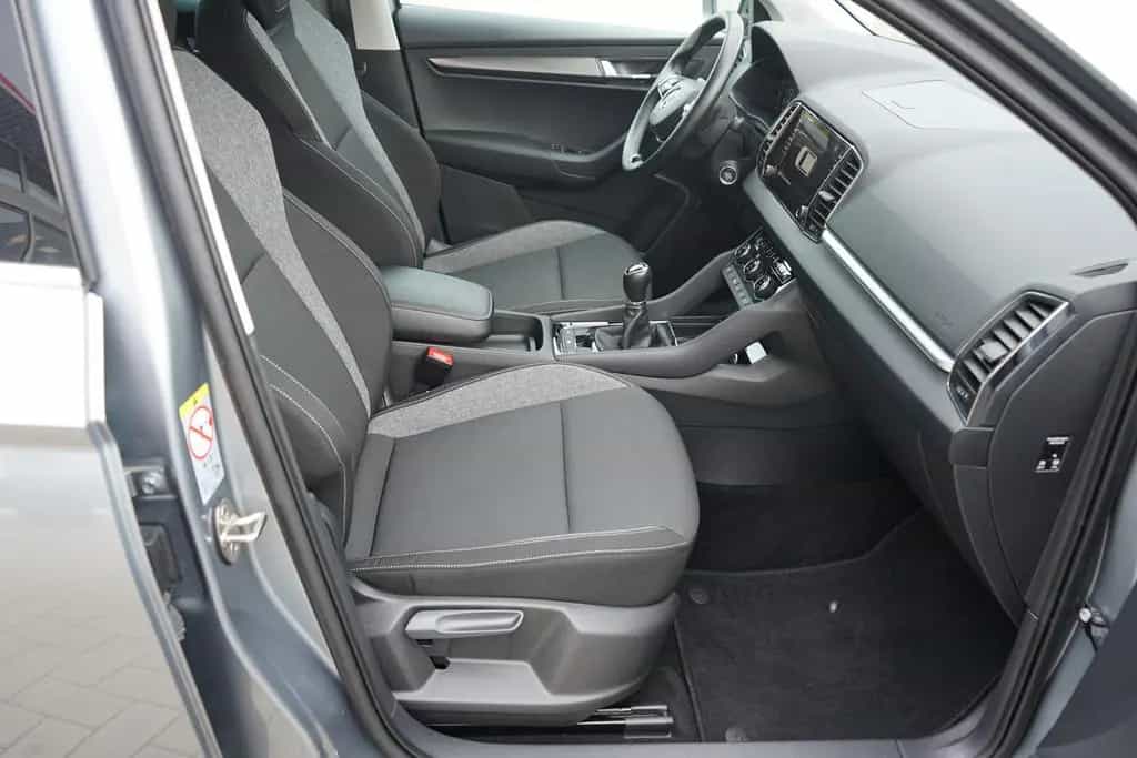 Skoda Karoq Drive 125 SmartLink Totwinkel Keyless ACC 10/2020-photo-32