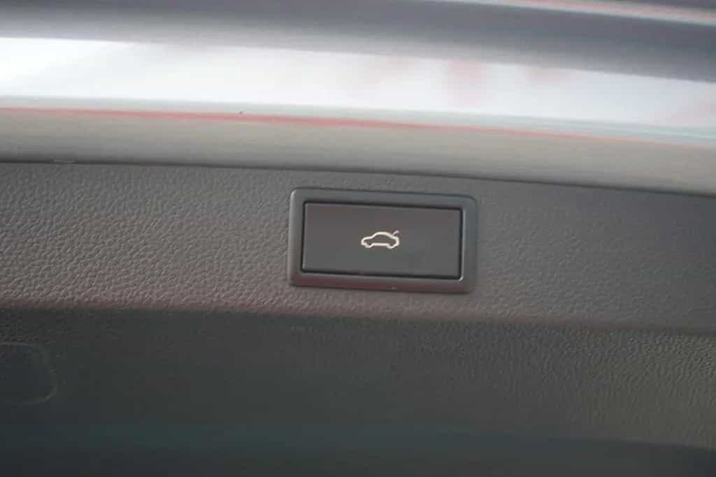 Skoda Karoq Drive 125 SmartLink Totwinkel Keyless ACC 10/2020-photo-36