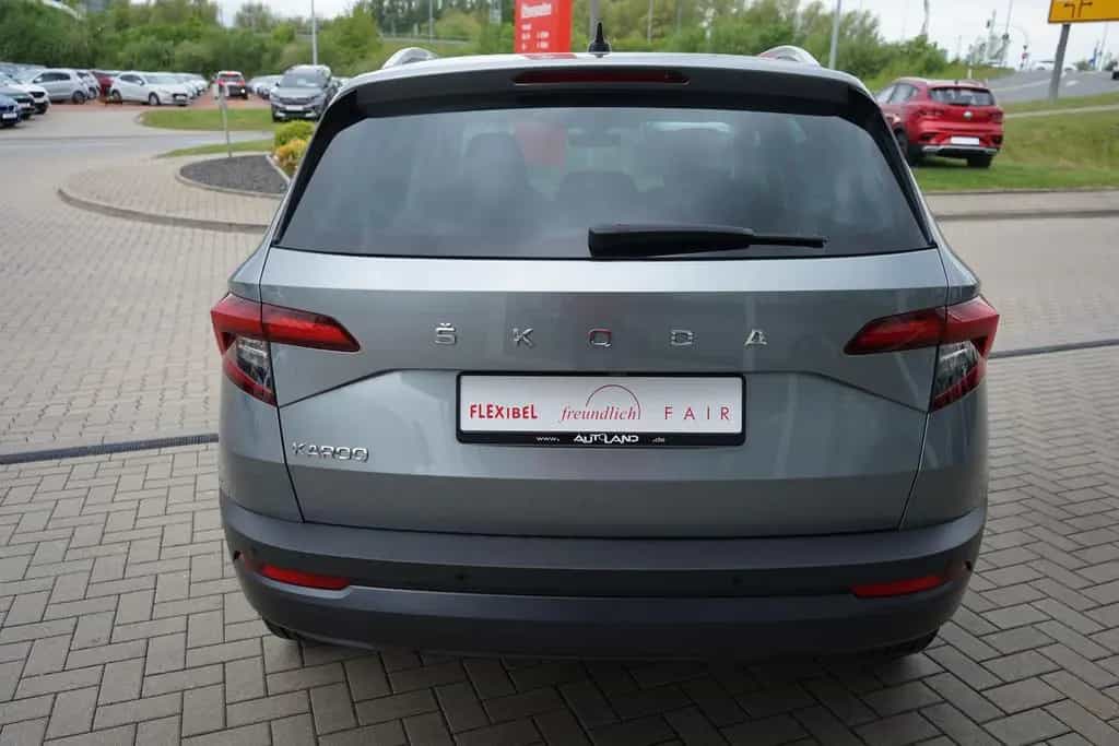 Skoda Karoq Drive 125 SmartLink Totwinkel Keyless ACC 10/2020-photo-4