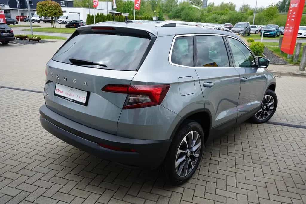 Skoda Karoq Drive 125 SmartLink Totwinkel Keyless ACC 10/2020-photo-5