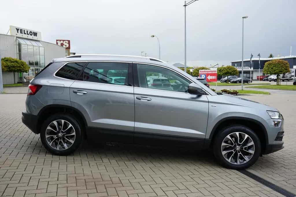 Skoda Karoq Drive 125 SmartLink Totwinkel Keyless ACC 10/2020-photo-7