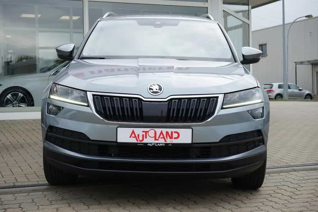 Skoda Karoq Drive 125 SmartLink Totwinkel Keyless ACC 10/2020-photo-9