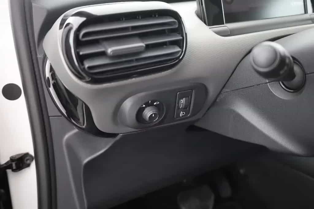 Citroën C4 Cactus 1.2 Aut. Shine Navi Pano Kamera DAB 11/2018-photo-20