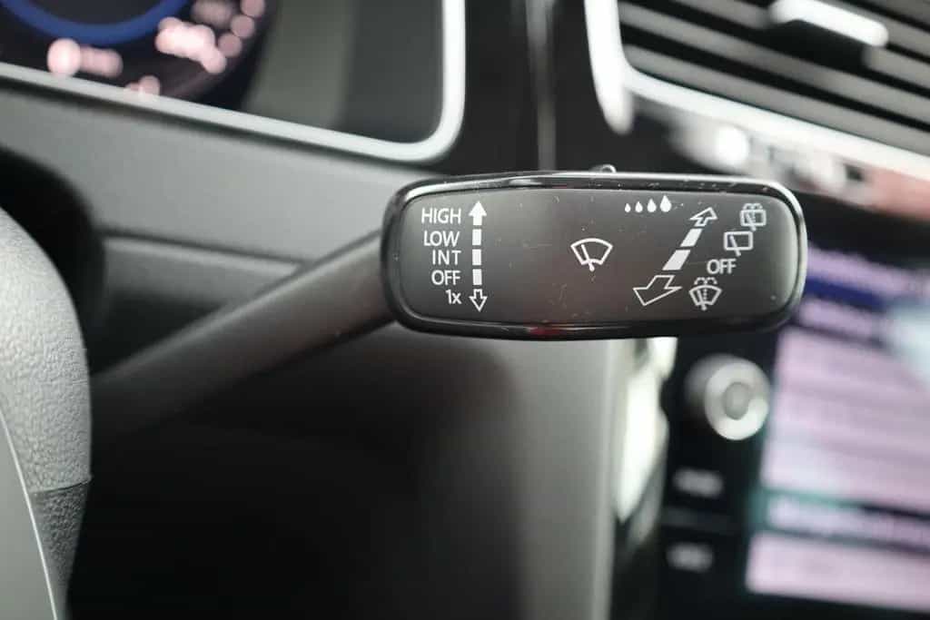 Volkswagen Golf VII 1.5 TSI R-Line Highline ACC Navi AHK 07/2019-photo-25