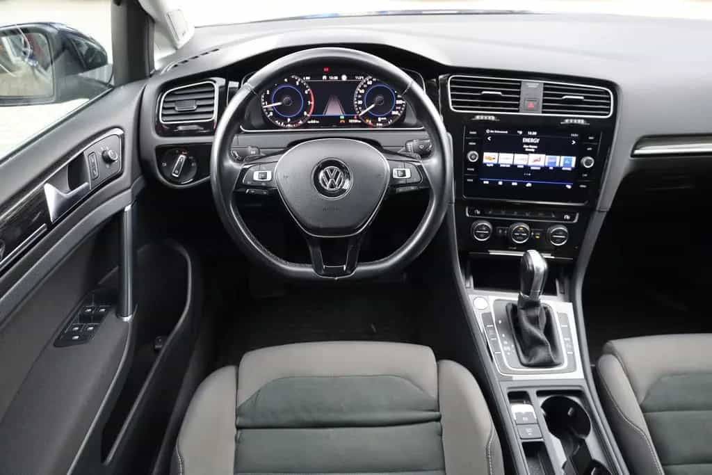 Volkswagen Golf VII 1.5 TSI R-Line Highline ACC Navi AHK 07/2019-photo-9