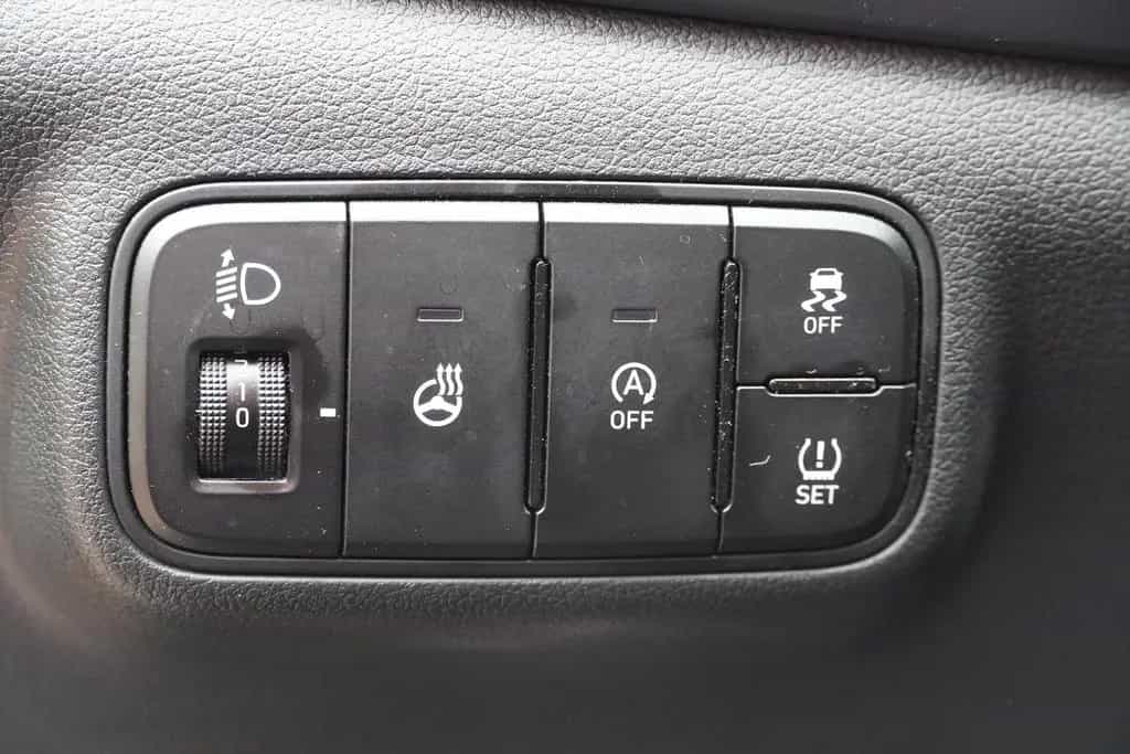 Hyundai BAYON 1.0 T-GDI Intro LED Navi Bose Spurhalte 05/2021-photo-21