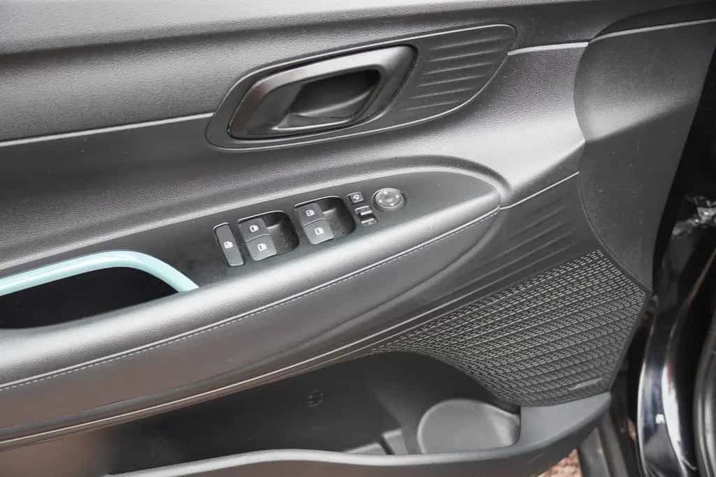 Hyundai BAYON 1.0 T-GDI Intro LED Navi Bose Spurhalte 05/2021-photo-22
