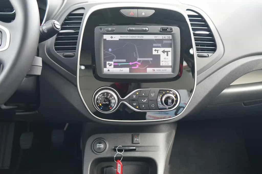 Renault Captur 1.2 TCE Intens Klimaaut. Navi Kamera DAB 01/2018-photo-15