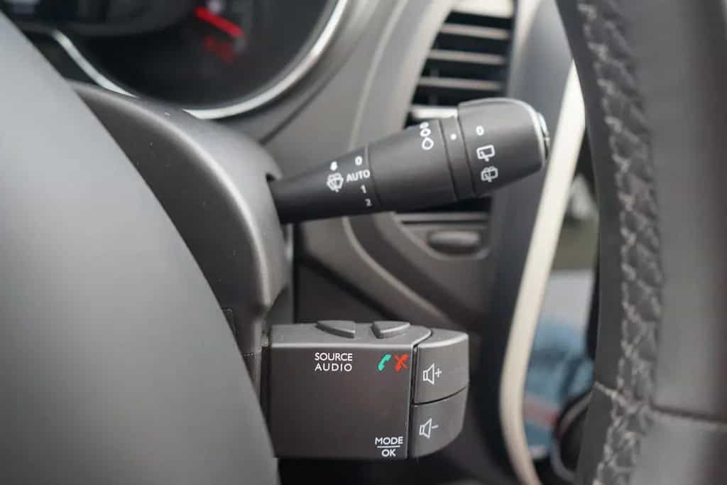 Renault Captur 1.2 TCE Intens Klimaaut. Navi Kamera DAB 01/2018-photo-23