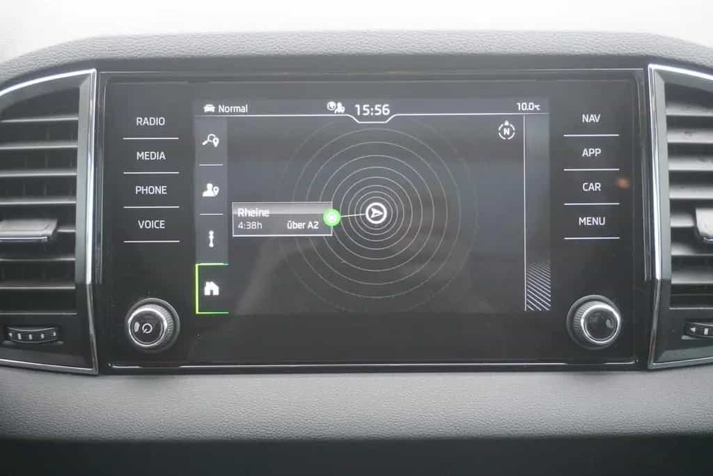 Skoda Karoq 1.5 TSI Style DSG LED Navi Schiebedach PDC 08/2022-photo-14