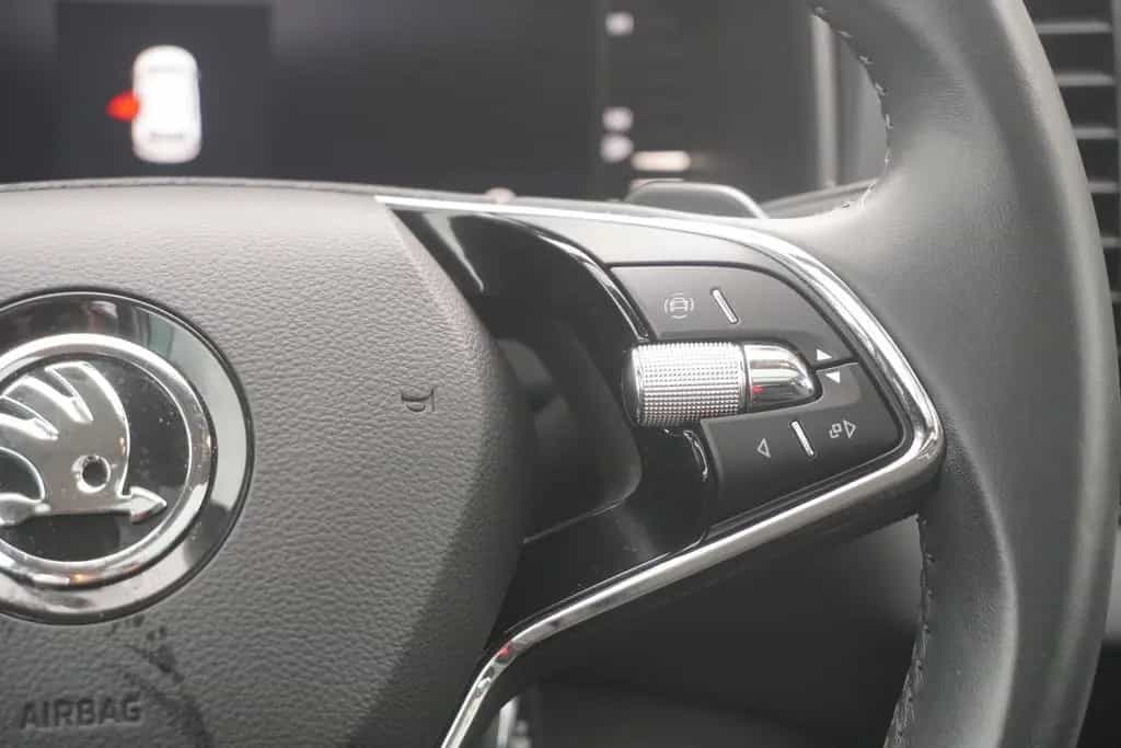 Skoda Karoq 1.5 TSI Style DSG LED Navi Schiebedach PDC 08/2022-photo-20