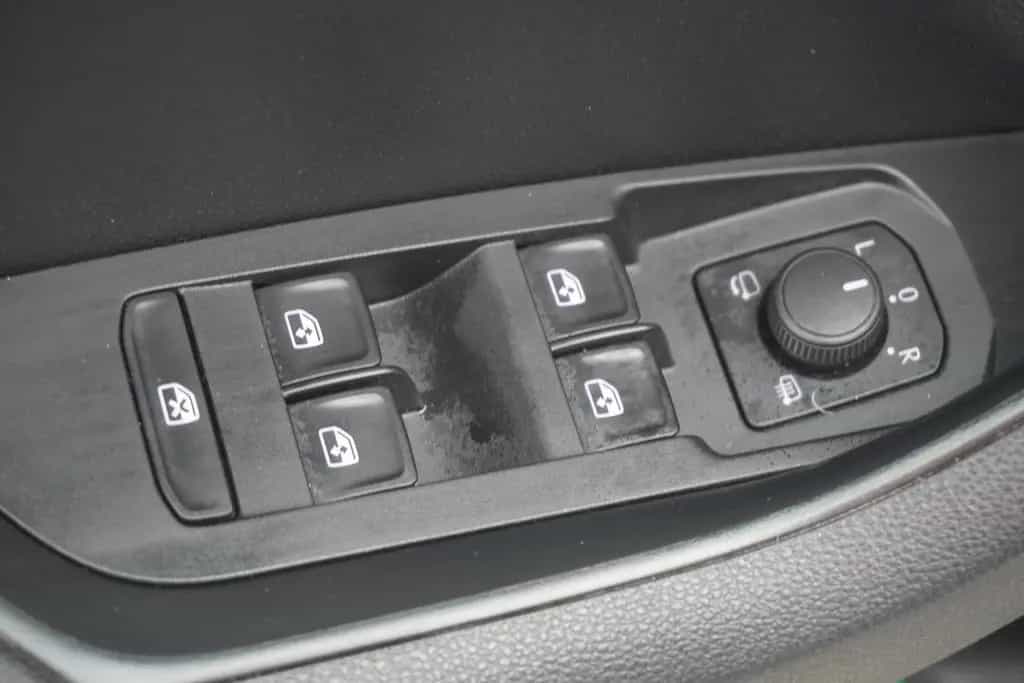 Skoda Karoq 1.5 TSI Style DSG LED Navi Schiebedach PDC 08/2022-photo-21
