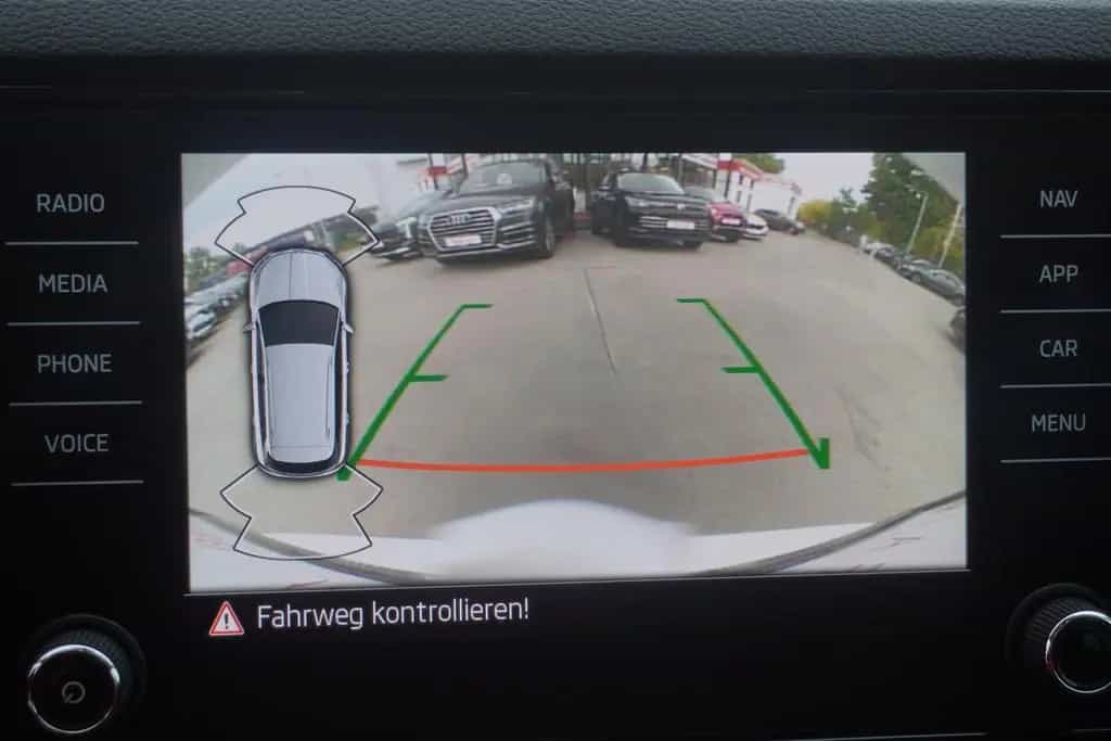 Skoda Karoq 1.5 TSI Style DSG LED Navi Schiebedach PDC 08/2022-photo-26