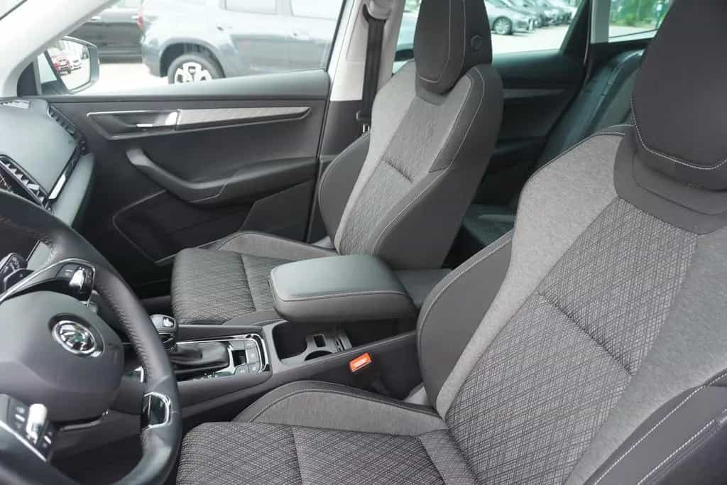 Skoda Karoq 1.5 TSI Style DSG LED Navi Schiebedach PDC 08/2022-photo-9