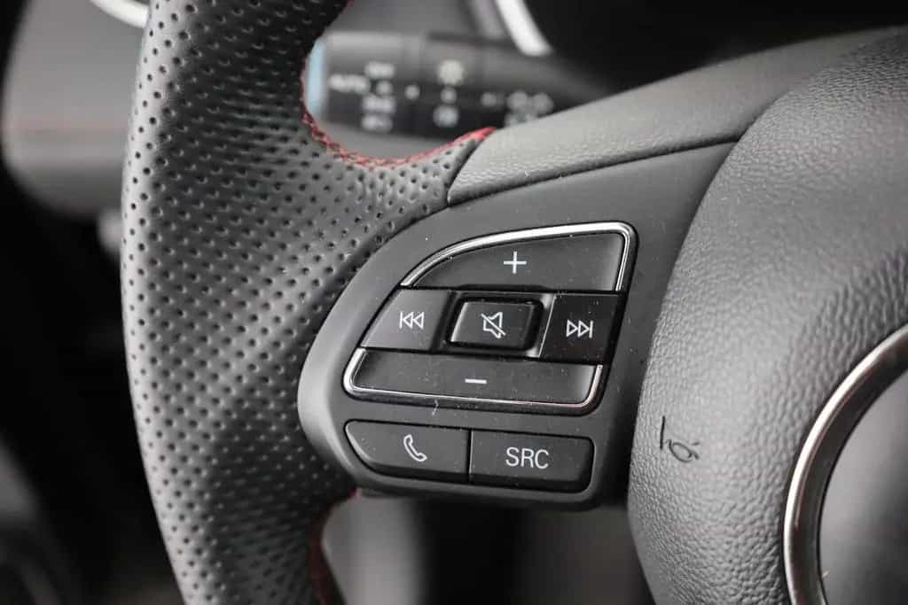 MG HS 1.5 T-GDI Luxury Aut. LED ACC Navi 360° Pano 03/2024-photo-14