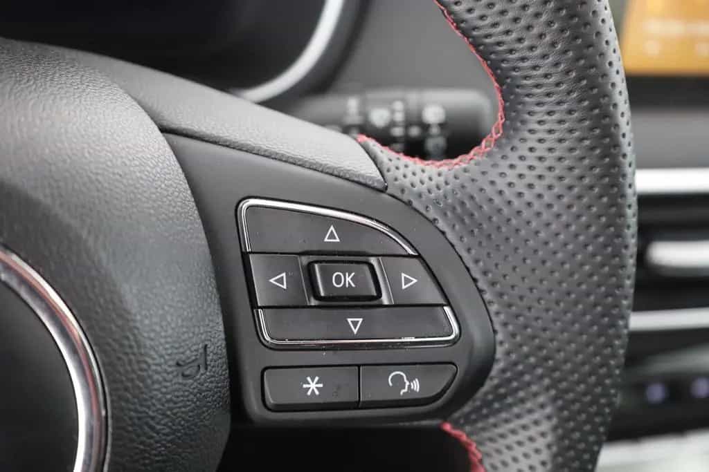 MG HS 1.5 T-GDI Luxury Aut. LED ACC Navi 360° Pano 03/2024-photo-15