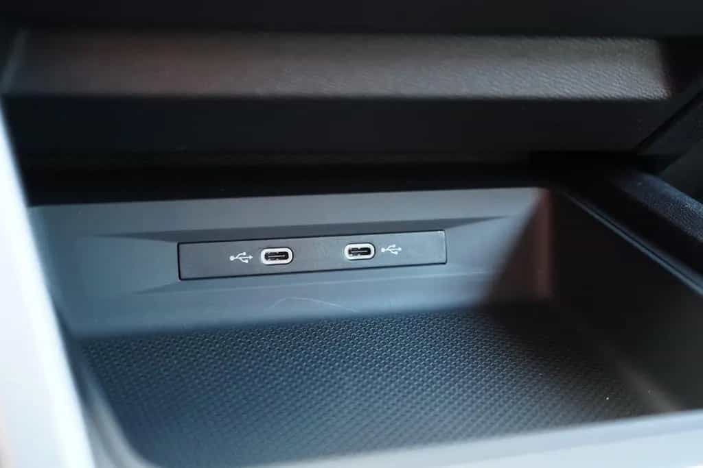 Seat Leon ST 1.5 TSI Style LED Navi Sitzheizung AHK 11/2020-photo-14