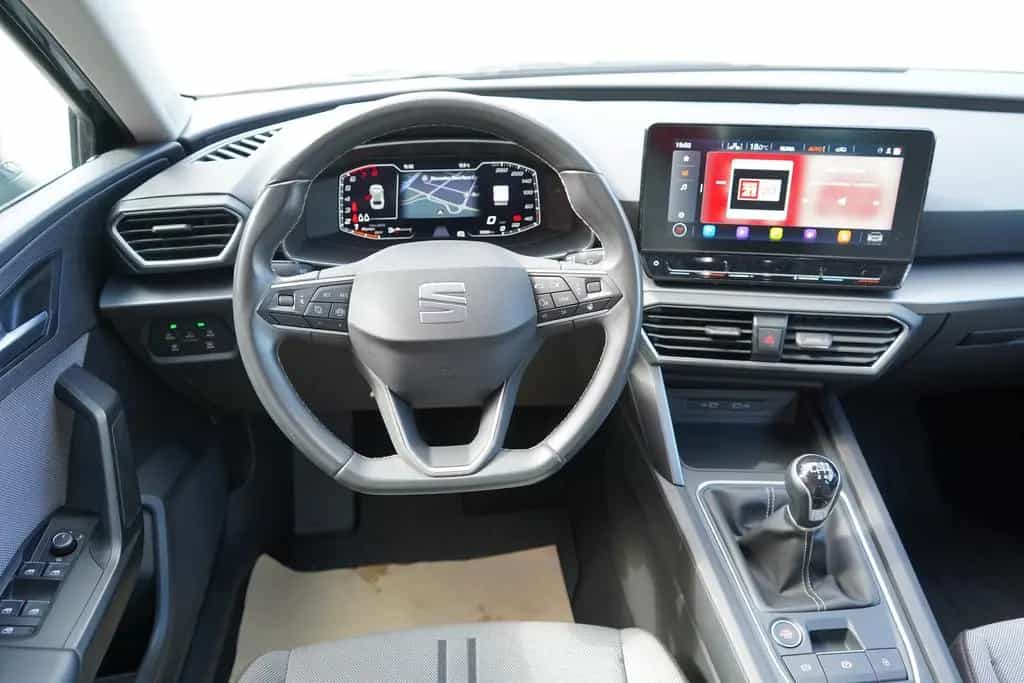 Seat Leon ST 1.5 TSI Style LED Navi Sitzheizung AHK 11/2020-photo-15