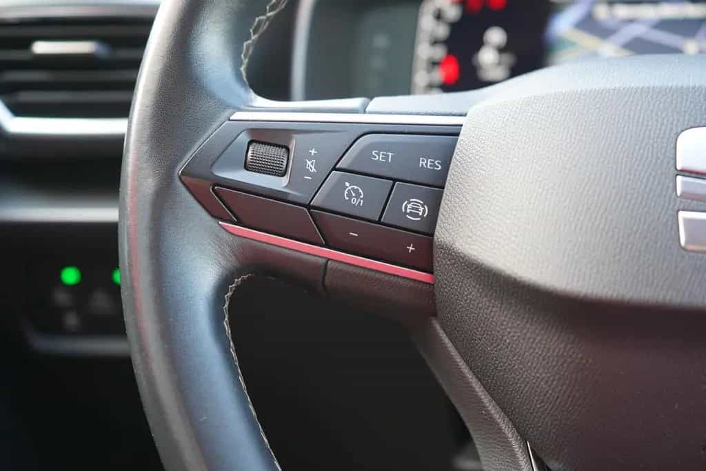 Seat Leon ST 1.5 TSI Style LED Navi Sitzheizung AHK 11/2020-photo-17