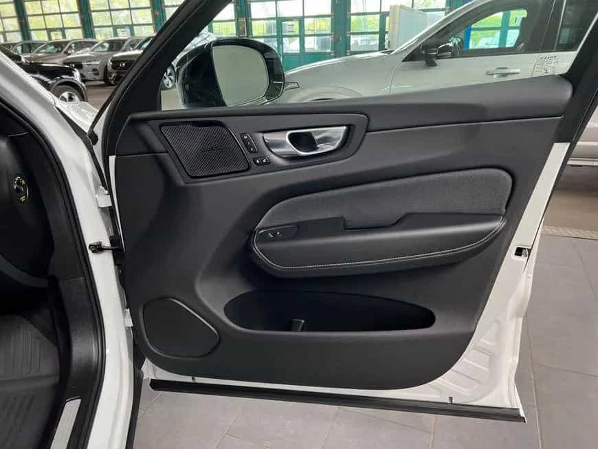 Volvo XC60 B4 AWD R-Design Aut Glasd 21'' HeadUp Stand 01/2022-photo-15