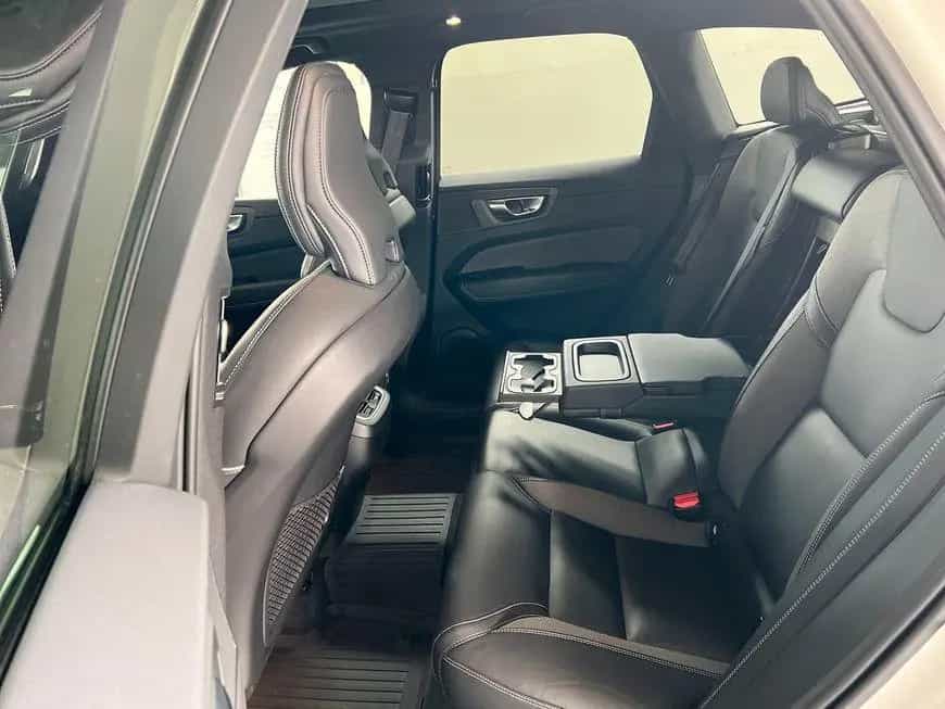 Volvo XC60 B4 AWD R-Design Aut Glasd 21'' HeadUp Stand 01/2022-photo-17