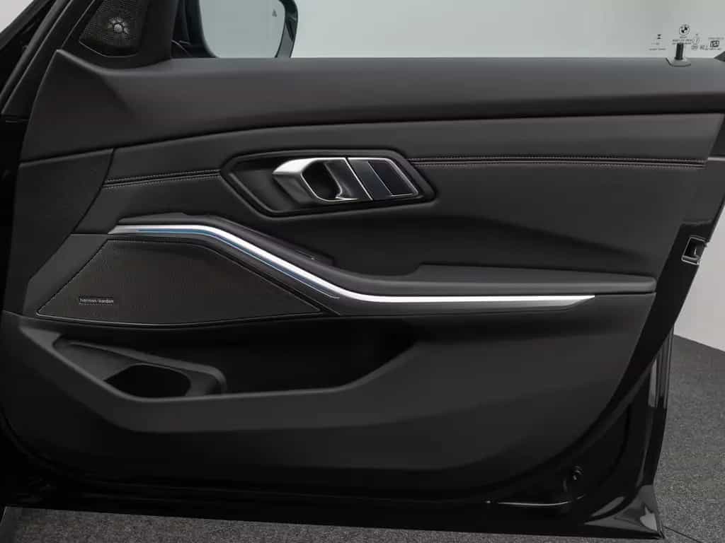 BMW 3 Series i xD Kamera HUD H/K ACC Komfort Alarm Sport 03/2023-photo-30