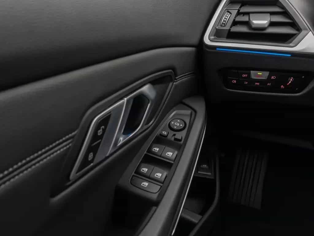 BMW 3 Series i xD Kamera HUD H/K ACC Komfort Alarm Sport 03/2023-photo-33