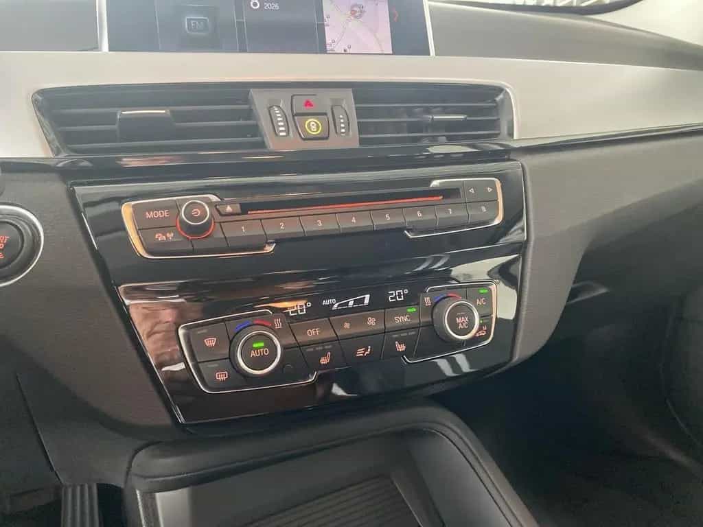 BMW X1 xDrive 18d Aut. Navi Parkassistent LED Sports 06/2020-photo-11