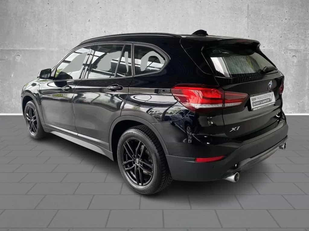BMW X1 xDrive 18d Aut. Navi Parkassistent LED Sports 06/2020-photo-4