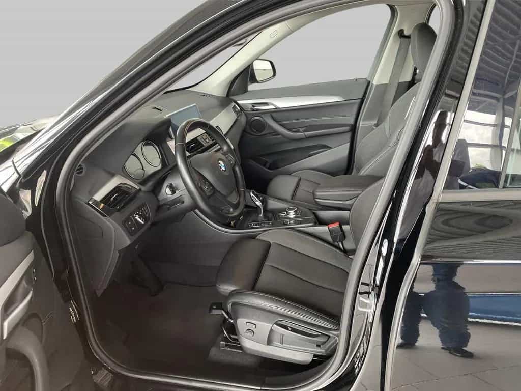 BMW X1 xDrive 18d Aut. Navi Parkassistent LED Sports 06/2020-photo-8