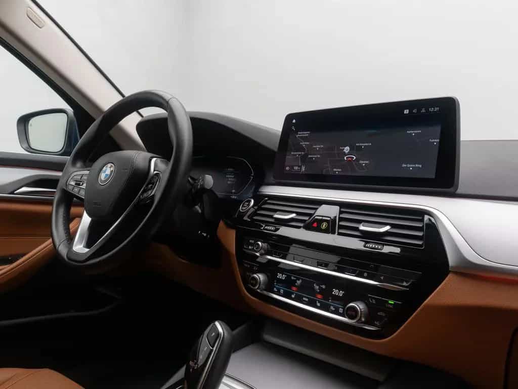 BMW 5 Series d Sport Komfort DAB Kamera 4xKlima Alarm 11/2022-photo-36