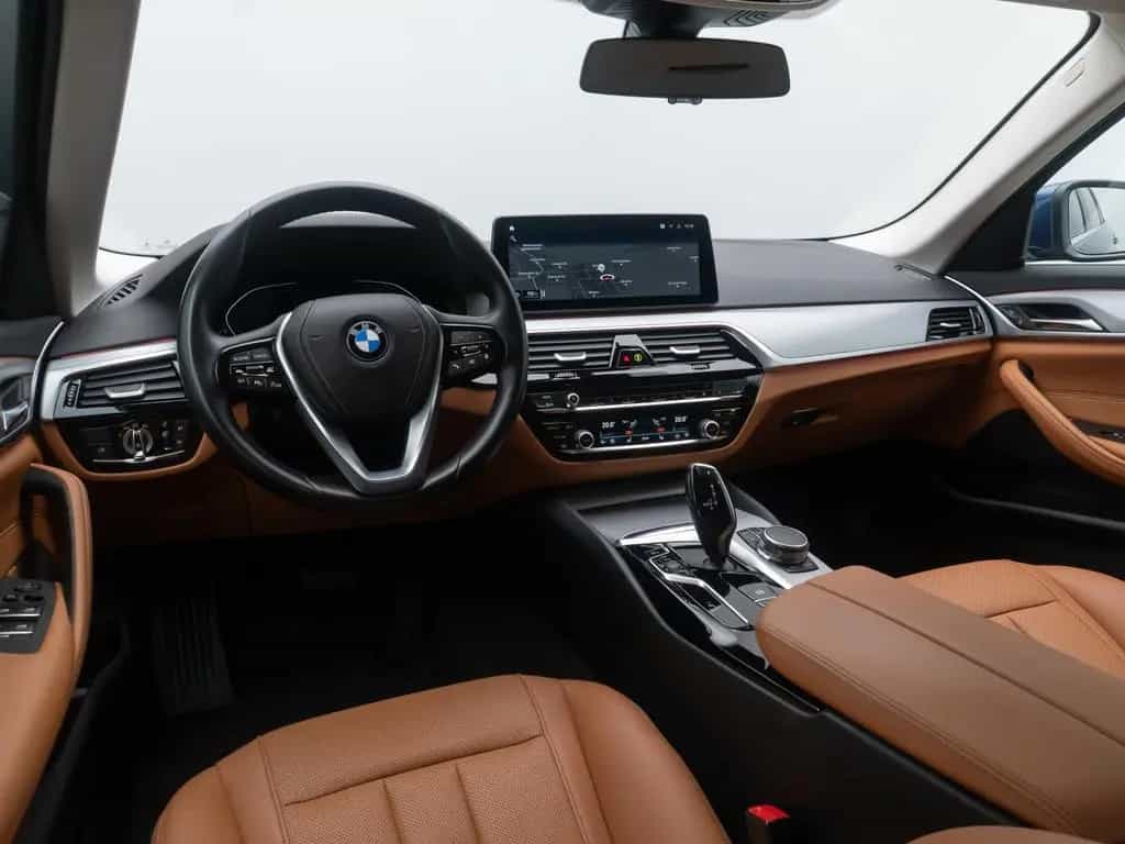 BMW 5 Series d Sport Komfort DAB Kamera 4xKlima Alarm 11/2022-photo-37