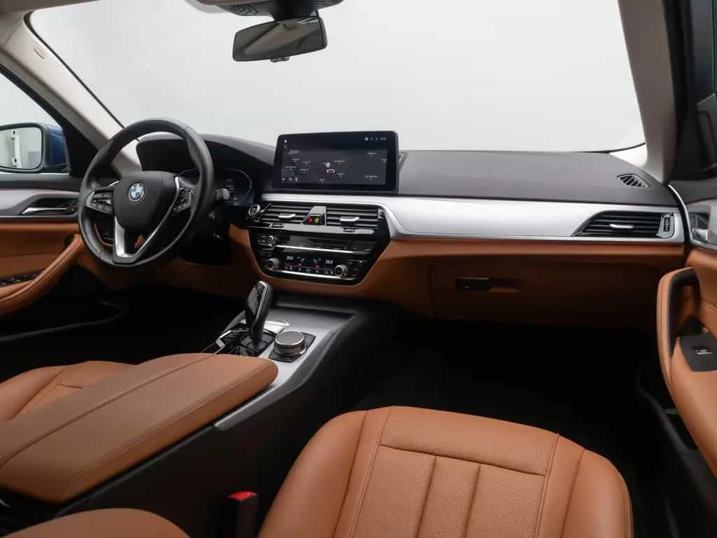 BMW 5 Series d Sport Komfort DAB Kamera 4xKlima Alarm 11/2022-photo-39