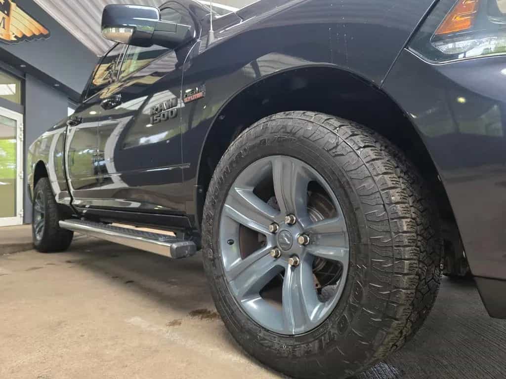 Dodge RAM 1500 4x4 Quad Cab Sport LEDER/deutsches-FZG 07/2017-photo-10